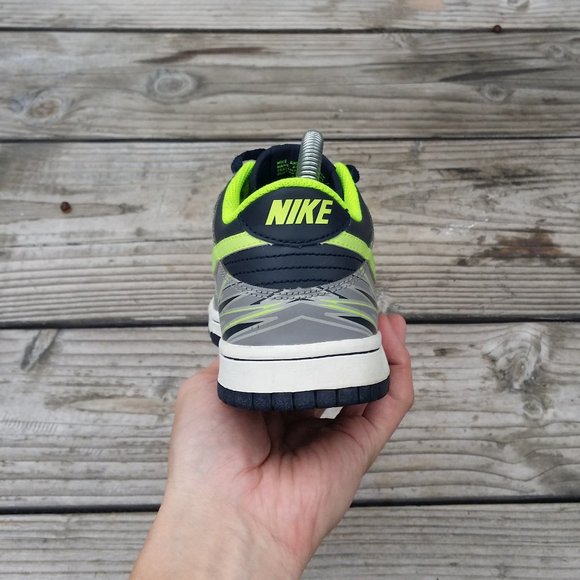 size 5.5 youth in women's nike